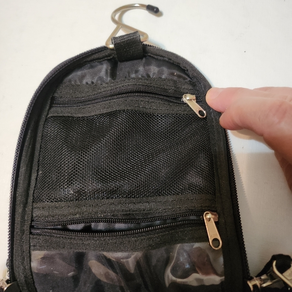 42 TRAVEL Mens Hanging Toiletry Bag - Picture 8 of 13